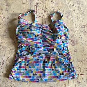 Size 10 bathing suit top underwire bra size C/D. Adjustable straps